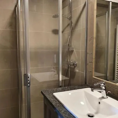 Apartment - Luxury 4 Bedroom Floor With Spectacular Views *